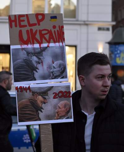 „Putin idi nahui“. Manifestacja poparcia dla walczącej Ukrainy - zdjęcie 1