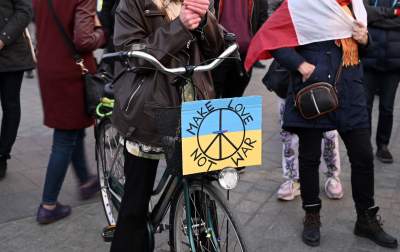 „Putin idi nahui“. Manifestacja poparcia dla walczącej Ukrainy - zdjęcie 6