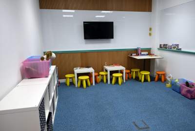 Schronienie dla uchodźców w dawnym Tesco. Bardzo starannie przygotowane - zdjęcie 21