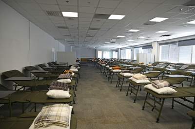 Schronienie dla uchodźców w dawnym Tesco. Bardzo starannie przygotowane - zdjęcie 25