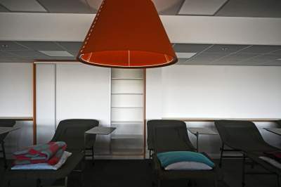 Schronienie dla uchodźców w dawnym Tesco. Bardzo starannie przygotowane - zdjęcie 17