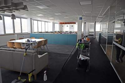 Schronienie dla uchodźców w dawnym Tesco. Bardzo starannie przygotowane - zdjęcie 4