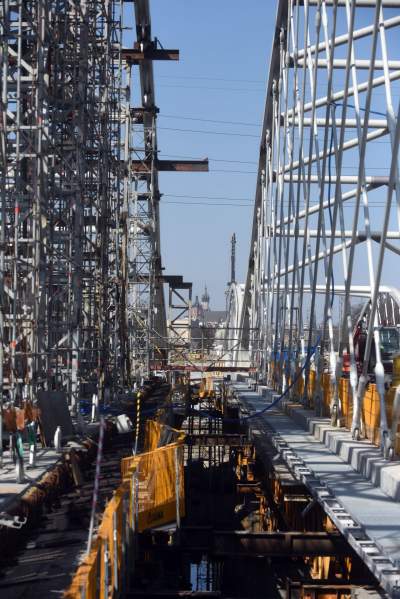 Drugi, nowy most kolejowy nad Wisłą prawie gotowy - zdjęcie 20