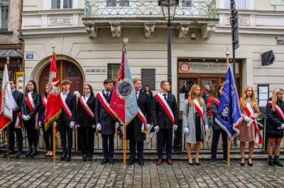 Przez centrum Krakowa przeszedł kondukt z prochami Krzysztofa Pendereckiego - zdjęcie 21