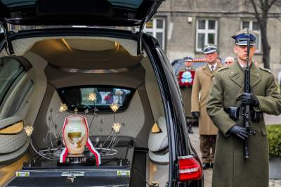 Przez centrum Krakowa przeszedł kondukt z prochami Krzysztofa Pendereckiego - zdjęcie 2