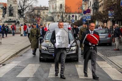 Przez centrum Krakowa przeszedł kondukt z prochami Krzysztofa Pendereckiego - zdjęcie 8