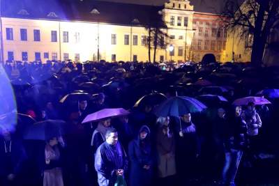 Akademicka Droga Krzyżowa na ulicach Krakowa. Wyszło dwa tysiące osób - zdjęcie 24