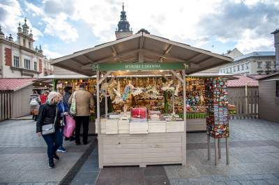 Drzewko emausowe i inne wielkanocne tradycje na Rynku, fot. Jan Graczyński - zdjęcie 23