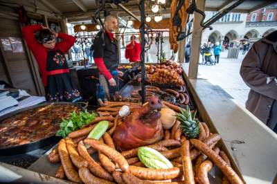 Drzewko emausowe i inne wielkanocne tradycje na Rynku, fot. Jan Graczyński - zdjęcie 28
