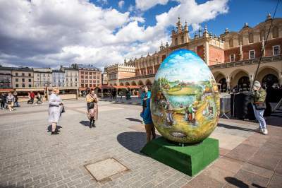 Drzewko emausowe i inne wielkanocne tradycje na Rynku, fot. Jan Graczyński - zdjęcie 1