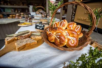 Drzewko emausowe i inne wielkanocne tradycje na Rynku, fot. Jan Graczyński - zdjęcie 31