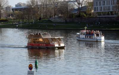 Wiosna i plażowanie na bulwarach, tak było jeszcze w czwartek... - zdjęcie 17