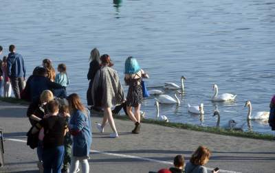 Wiosna i plażowanie na bulwarach, tak było jeszcze w czwartek... - zdjęcie 15