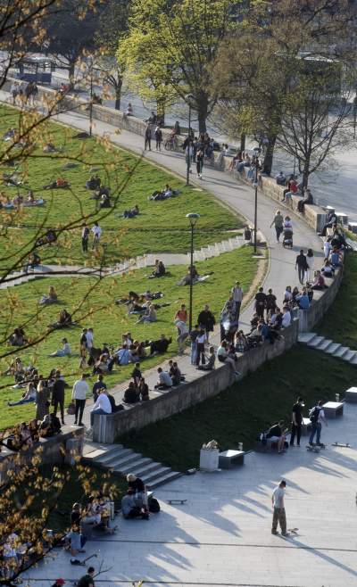 Wiosna i plażowanie na bulwarach, tak było jeszcze w czwartek... - zdjęcie 20