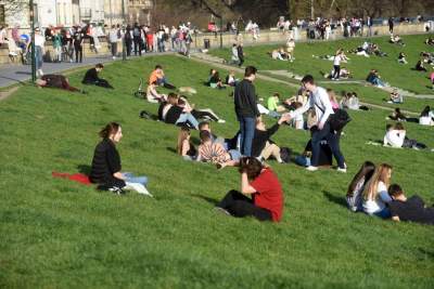 Wiosna i plażowanie na bulwarach, tak było jeszcze w czwartek... - zdjęcie 8