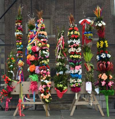 Święcenie pokarmów na Rynku Głównym. Tym razem nie przy kościele Mariackim - zdjęcie 2