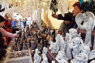 Emaus wolny od tandety? To się chyba nie mogło udać... - zdjęcie 12