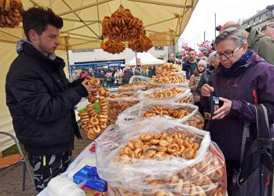 Emaus wolny od tandety? To się chyba nie mogło udać... - zdjęcie 11
