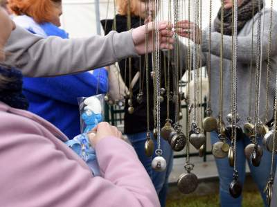 Emaus wolny od tandety? To się chyba nie mogło udać... - zdjęcie 6