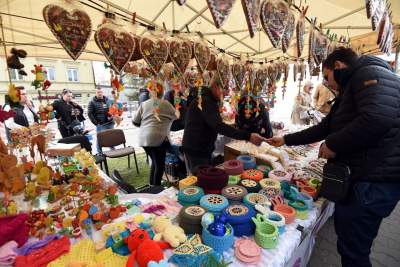 Emaus wolny od tandety? To się chyba nie mogło udać... - zdjęcie 5