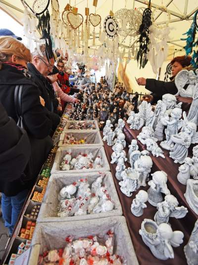 Emaus wolny od tandety? To się chyba nie mogło udać... - zdjęcie 14