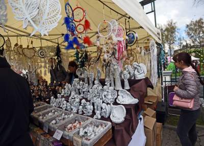 Emaus wolny od tandety? To się chyba nie mogło udać... - zdjęcie 13