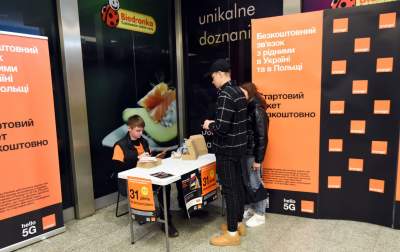 57. dzień inwazji Rosji na Ukrainę. Na krakowskim dworcu... - zdjęcie 11