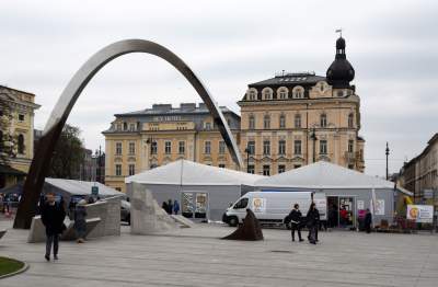 57. dzień inwazji Rosji na Ukrainę. Na krakowskim dworcu... - zdjęcie 1