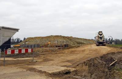 A na budowie nowej "zakopianki" praca wre... - zdjęcie 15