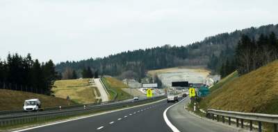 A na budowie nowej "zakopianki" praca wre... - zdjęcie 17