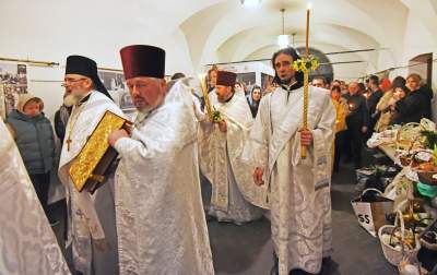 Prawosławna Wielkanoc w Krakowie, kilkugodzinna nocna liturgia - zdjęcie 49