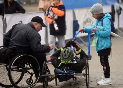 Ostro kręcili na trasie maratonu. Wygrał były żużlowiec - zdjęcie 7