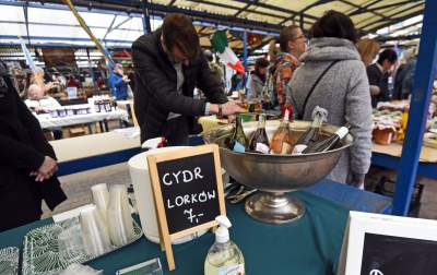 Stary Kleparz opanowala zupa (i nie tylko) dla Ukrainy. Inicjatywa działa dalej - zdjęcie 24