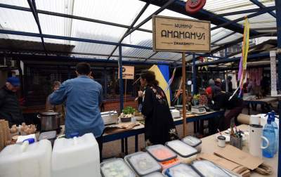 Stary Kleparz opanowala zupa (i nie tylko) dla Ukrainy. Inicjatywa działa dalej - zdjęcie 15