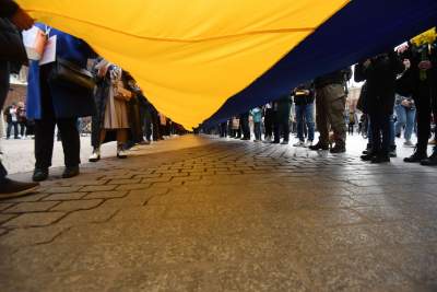 Marsz solidarności z walczącą Ukrainą. Dwa miesiące temu Rosja rozpoczęła inwazję - zdjęcie 12