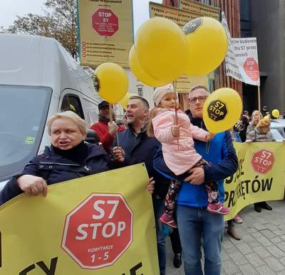 Protest przeciwko budowie S7 przed krakowskim magistratem, fot. Marek Lasyk - zdjęcie 7
