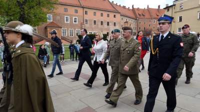 Defilada klas mundurowych "na cześć kuratorki Barbary Nowak" - zdjęcie 14