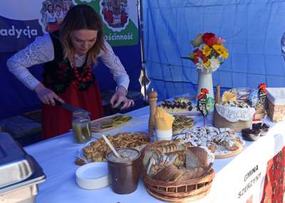 Świętowanie Dnia Flagi w Krakowie: ogórki, rolki i tłum turystów - zdjęcie 6