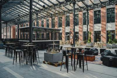 Chwalą się, że to największy zadaszony ogródek knajpiany w Krakowie - zdjęcie 6