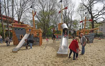 Młynówka Królewska – najdłuższy park w Polsce! Ahoj przygodo na nowym placu zabaw - zdjęcie 9