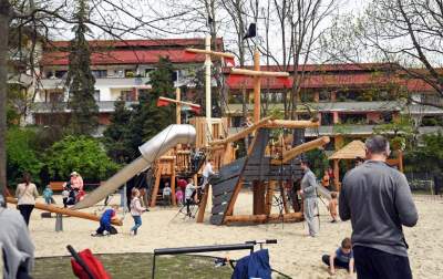 Młynówka Królewska – najdłuższy park w Polsce! Ahoj przygodo na nowym placu zabaw - zdjęcie 14