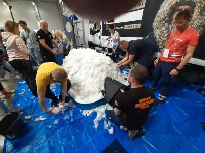 Bicie rekordu Guinnessa w długości przebywania w śniegu - zdjęcie 1