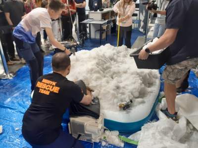 Bicie rekordu Guinnessa w długości przebywania w śniegu - zdjęcie 7