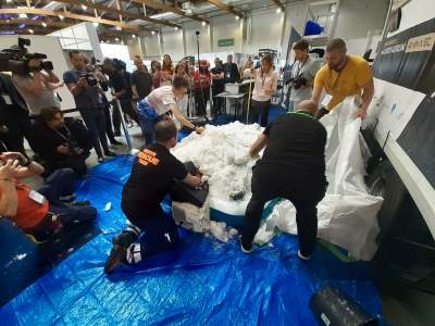 Bicie rekordu Guinnessa w długości przebywania w śniegu - zdjęcie 11