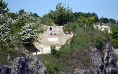 Nadal szukają tu dzikiego Zakrzówka. Oficjalnie wstęp wzbroniony - zdjęcie 12