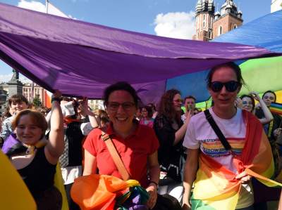 Radosny Marsz Równości w Krakowie: tu jest normalna Polska - zdjęcie 37