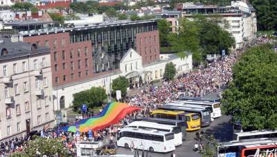 Radosny Marsz Równości w Krakowie: tu jest normalna Polska - zdjęcie 52