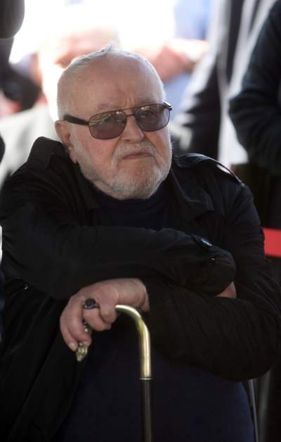 Artyści, przyjaciele, bliscy pożegnali Jerzego Trelę. Spoczął w rodzinnych Leńczach - zdjęcie 23