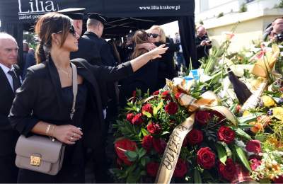 Artyści, przyjaciele, bliscy pożegnali Jerzego Trelę. Spoczął w rodzinnych Leńczach - zdjęcie 32