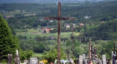Artyści, przyjaciele, bliscy pożegnali Jerzego Trelę. Spoczął w rodzinnych Leńczach - zdjęcie 40